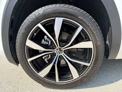 Used 2024 Volkswagen Atlas Cross Sport SEL Premium R-Line AWD/4WD image 34