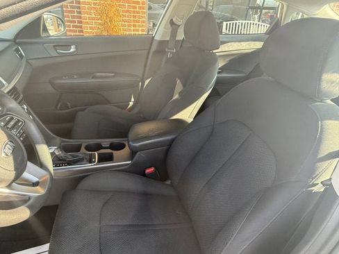 Used 2020 Kia Optima LX image 17
