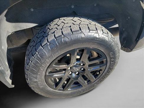 Used 2021 Chevrolet Silverado 1500 LT Trail Boss w/ Convenience Package II image 12