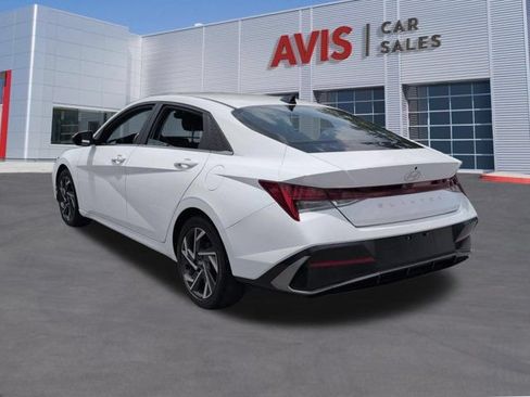 Used 2025 Hyundai Elantra SEL FWD image 9