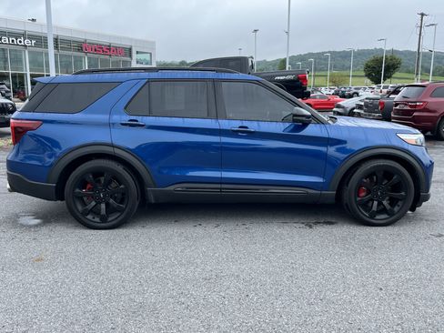 Used 2022 Ford Explorer ST w/ Equipment Group 401A AWD/4WD image 2