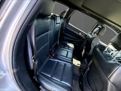 Used 2015 Jeep Grand Cherokee Limited w/ Luxury Group II image 27