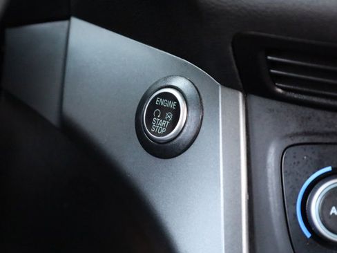 Used 2019 Ford Escape SE image 34