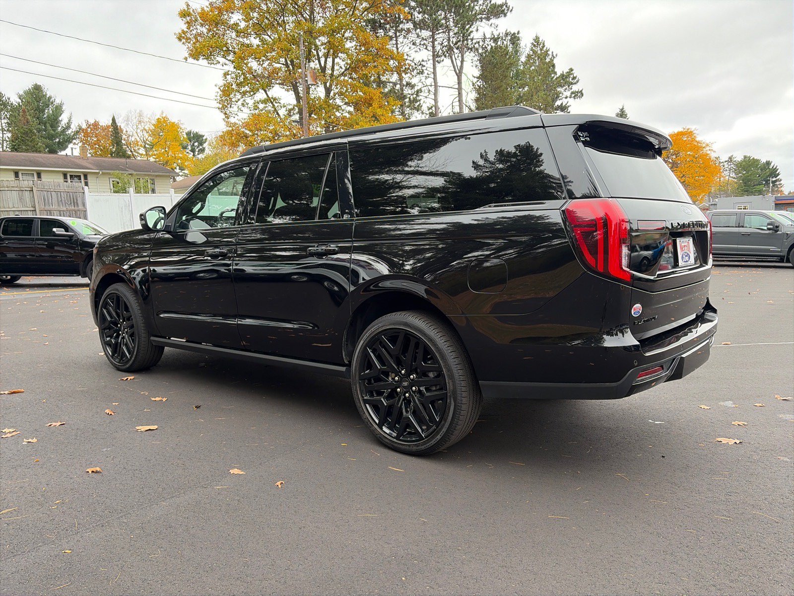 Used 2026 Ford Expedition Max Platinum w/ Stealth Performance Package AWD/4WD image 4