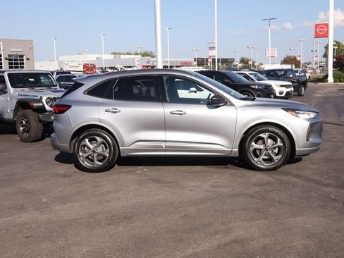 Used 2023 Ford Escape ST-Line FWD image 5