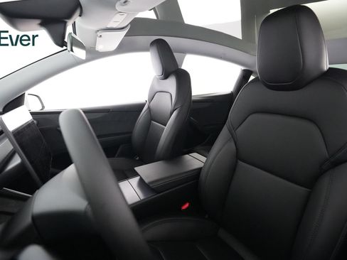 Used 2026 Tesla Model Y Long Range RWD image 4