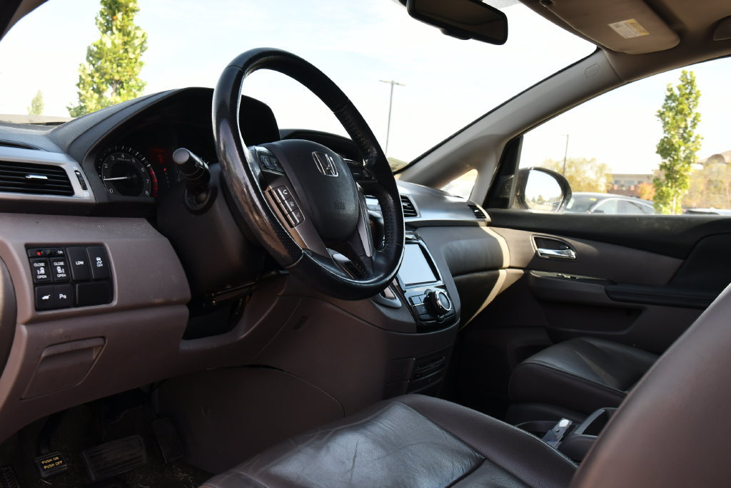 Used 2016 Honda Odyssey Touring Elite image 16