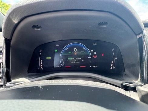 Used 2025 Toyota Camry SE FWD image 9