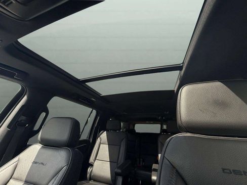 Used 2023 GMC Yukon XL Denali image 44