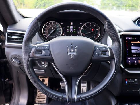 Used 2022 Maserati Ghibli Modena RWD image 28