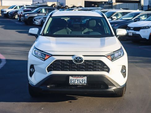 Used 2020 Toyota RAV4 XLE image 6