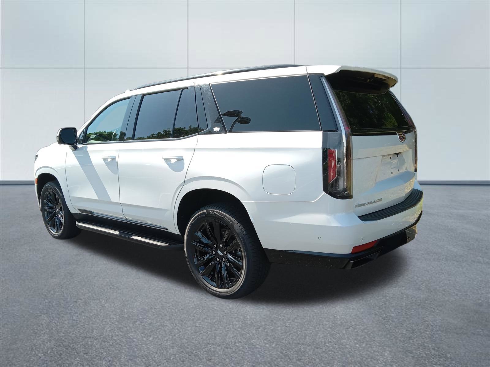 Used 2024 Cadillac Escalade Sport AWD/4WD image 3