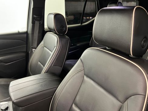 Used 2023 Chevrolet Traverse Premier AWD/4WD image 16