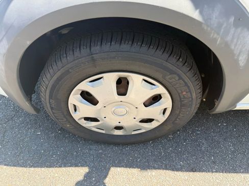 Used 2012 Ford Transit Connect XLT image 7