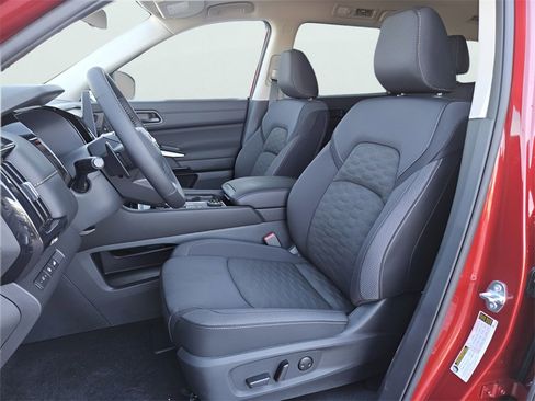 New 2026 Nissan Pathfinder SV image 13