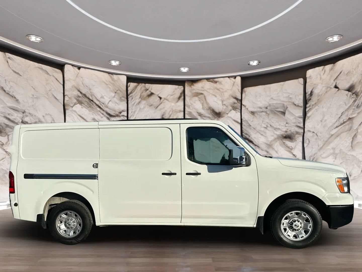 Used 2021 Nissan NV 3500 SV RWD image 6