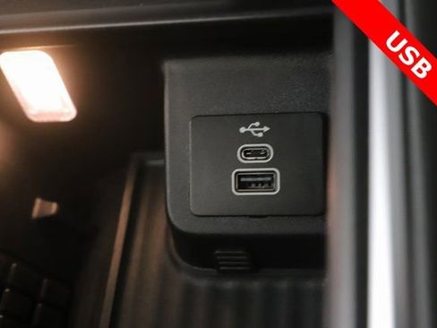 Used 2025 Ford Expedition Active image 26