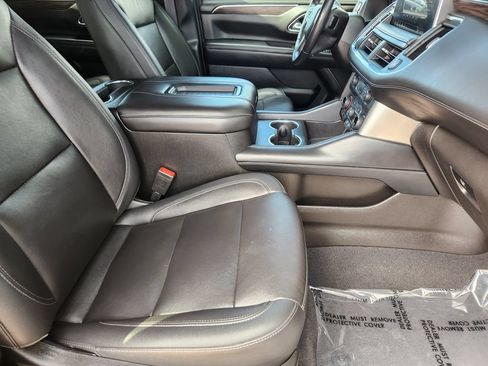Used 2021 Chevrolet Tahoe Z71 w/ Luxury Package AWD/4WD image 5