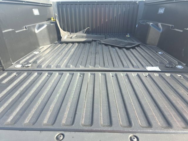 Used 2025 Toyota Tacoma SR5 AWD/4WD image 11