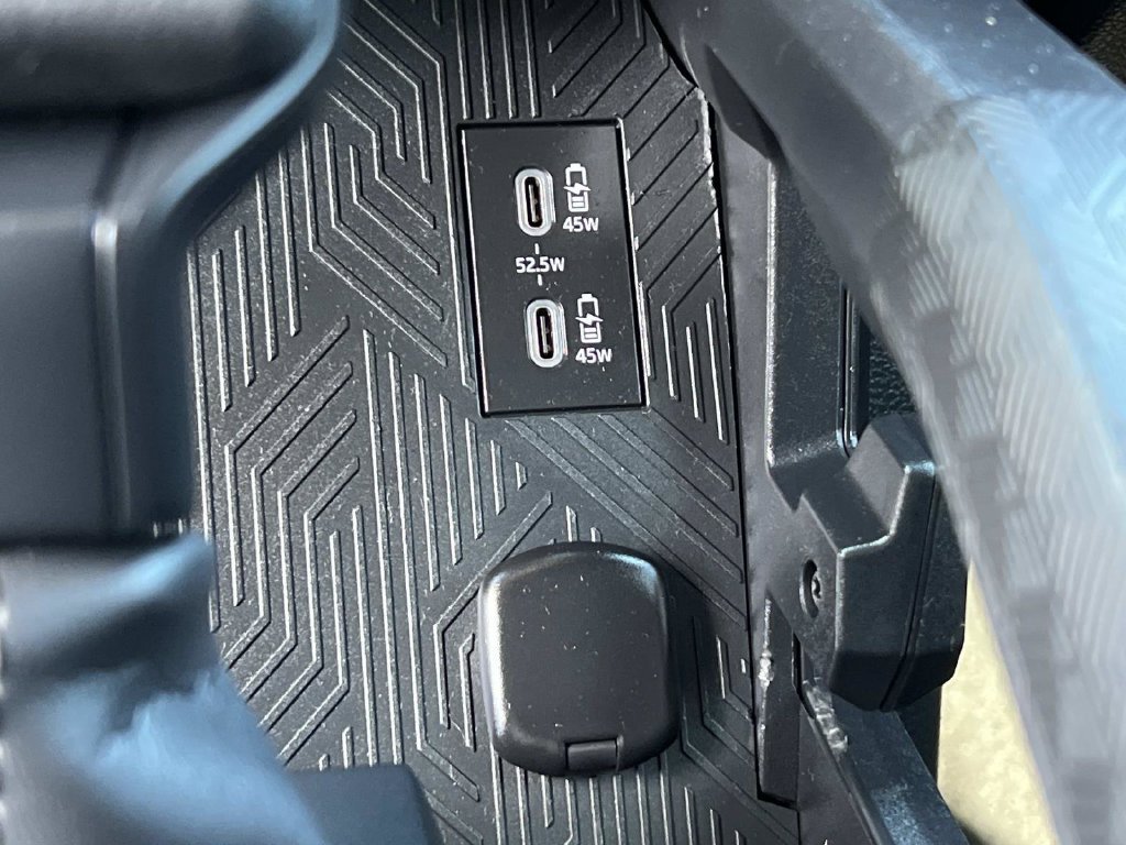 Used 2025 Toyota Tacoma SR5 RWD image 37