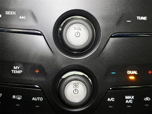 Used 2015 Ford Taurus Limited image 17