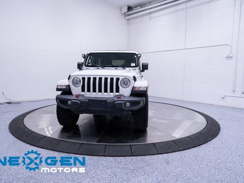 Used 2020 Jeep Wrangler Unlimited Sahara image 26