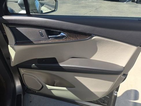 Used 2017 Lincoln MKX Reserve w/ Lincoln MKX Climate Package image 18