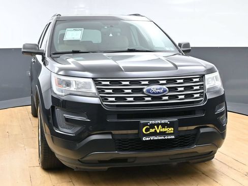 Used 2017 Ford Explorer 4WD image 3