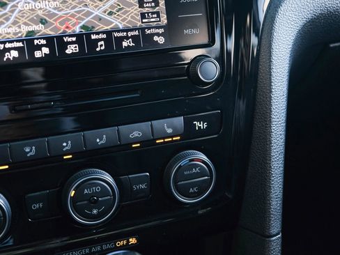 Used 2022 Volkswagen Passat 2.0T R-Line image 34