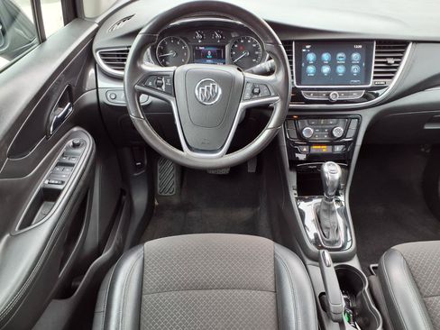 Used 2020 Buick Encore Preferred FWD image 2