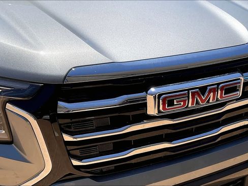 Used 2025 GMC Terrain Elevation AWD/4WD image 30