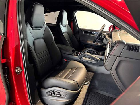 New 2026 Porsche Cayenne GTS AWD/4WD image 19