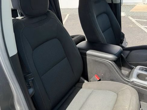 Used 2019 Chevrolet Colorado LT w/ LT Convenience Package RWD image 12