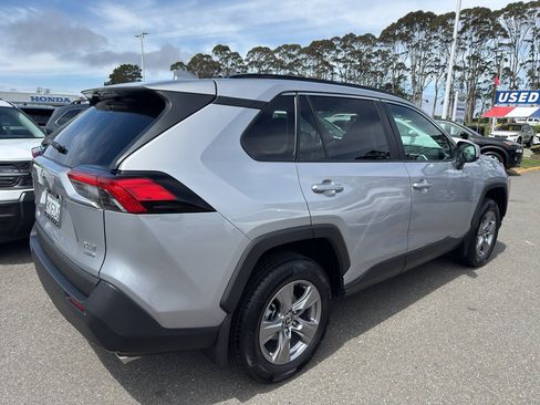 Used 2024 Toyota RAV4 XLE AWD/4WD image 5