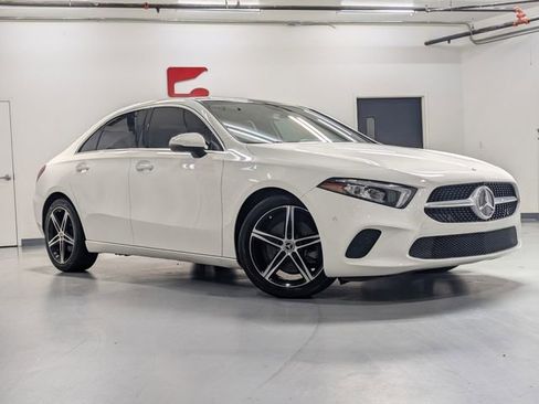 Used 2021 Mercedes-Benz A 220 image 2