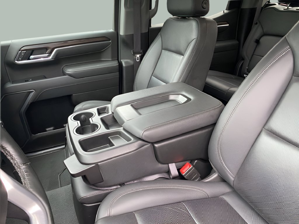 Used 2025 GMC Sierra 1500 SLT AWD/4WD image 29