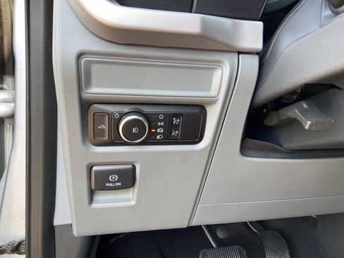 Used 2023 Ford F150 XLT RWD image 42