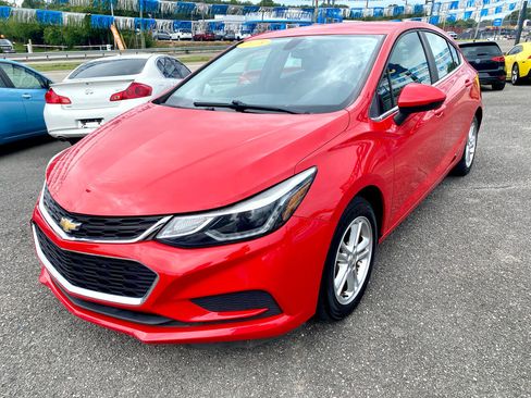 Used 2018 Chevrolet Cruze LT image 3