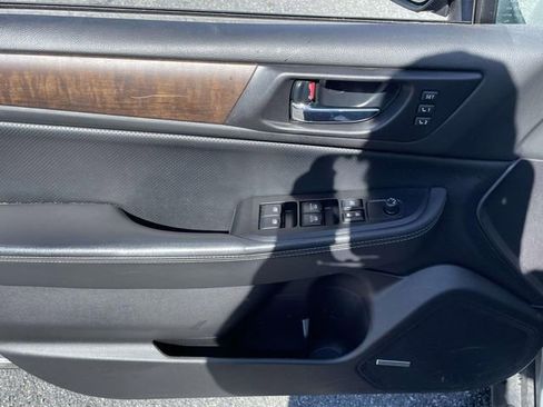 Used 2017 Subaru Outback 2.5i Limited image 18