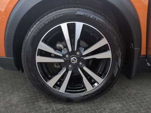 Used 2020 Nissan Kicks SR w/ SR Premium Package FWD image 30