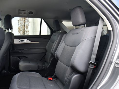 Used 2025 Ford Explorer Active image 22