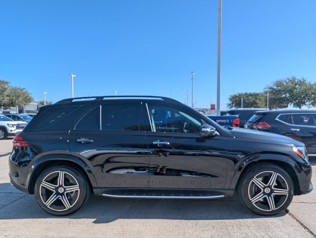 Used 2026 Mercedes-Benz GLE 450 4MATIC image 3