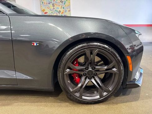 Used 2018 Chevrolet Camaro SS RWD image 61