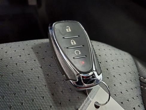 Used 2025 Chevrolet Trax LT w/ LT Convenience Package FWD image 35