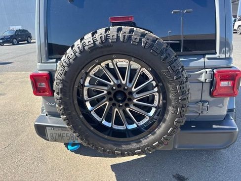 Used 2022 Jeep Wrangler Unlimited Sahara AWD/4WD image 9