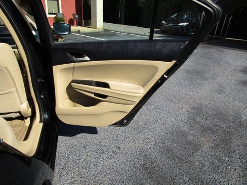 Used 2011 Honda Accord LX-P image 24