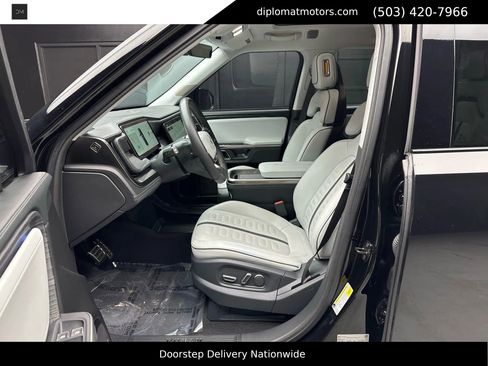 Used 2023 Rivian R1S Adventure image 17