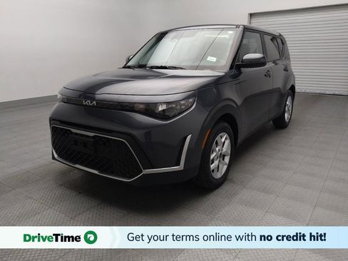 Used 2025 Kia Soul LX image 1