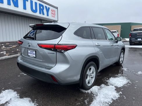 Used 2023 Toyota Highlander LE AWD/4WD image 10