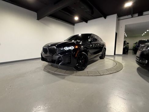 Used 2026 BMW X6 xDrive40i w/ Executive Package AWD/4WD image 5